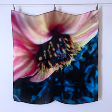 Load image into Gallery viewer, Dahlia Scarf