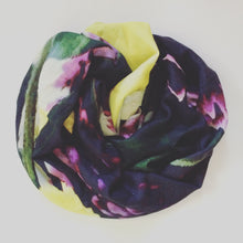 Load image into Gallery viewer, Craspedia Scarf