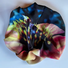 Load image into Gallery viewer, Dahlia Scarf