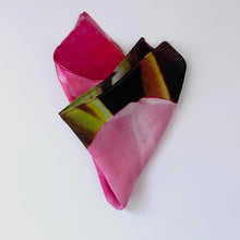 Load image into Gallery viewer, Tulip Petite Square