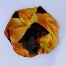 Load image into Gallery viewer, Helianthus Scarf
