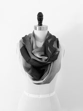 Load image into Gallery viewer, Peony Scarf
