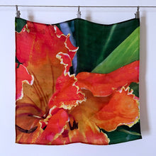 Load image into Gallery viewer, Spathodea Petite Square