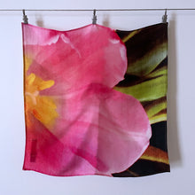 Load image into Gallery viewer, Tulip Petite Square